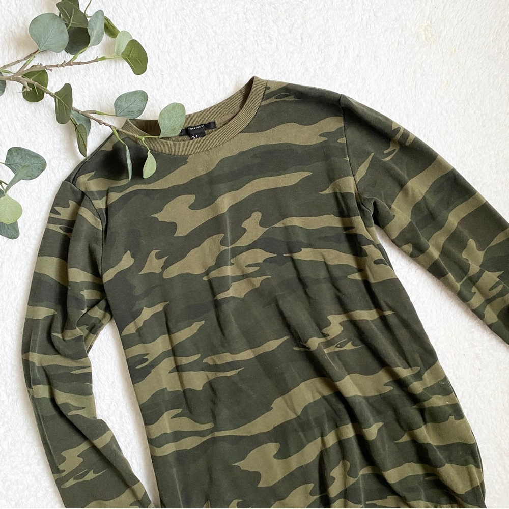 Forever 21 | camo hoodless crewneck sweatshirt